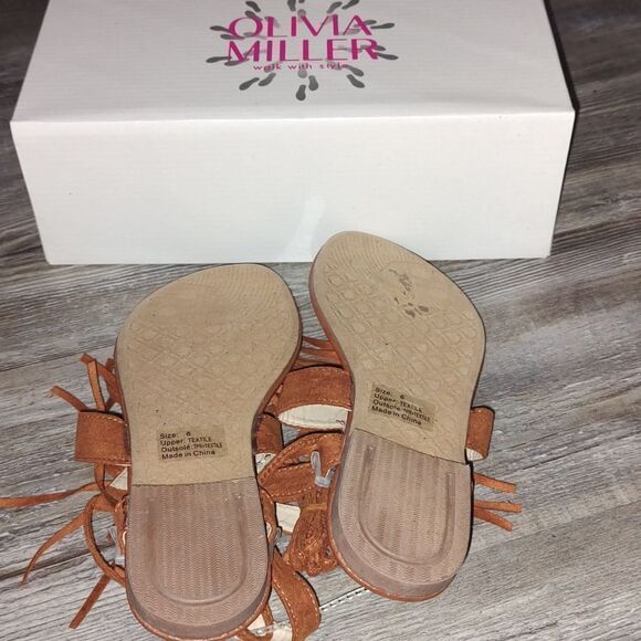 Olivia Miller Cognac Fringe Sandals Sz 6 NIB - Picture 5 of 6